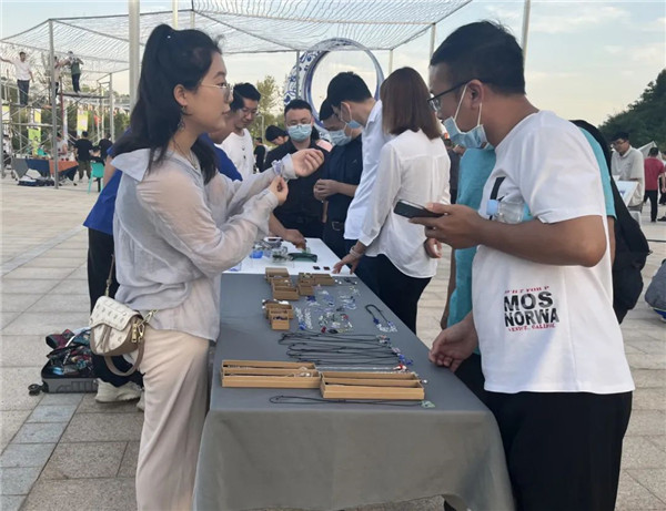 興商貿(mào) 促消費(fèi) 惠民生！景德鎮(zhèn)這里的夜市很火爆！