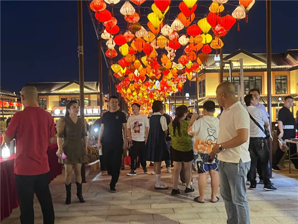 興商貿(mào) 促消費(fèi) 惠民生！景德鎮(zhèn)這里的夜市很火爆！