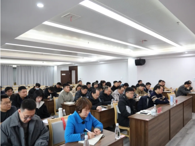 市城投集團(tuán)召開違規(guī)套取資金問題專項(xiàng)整治暨國(guó)有、集體資產(chǎn)違規(guī)轉(zhuǎn)租問題專項(xiàng)治理工作推進(jìn)會(huì)